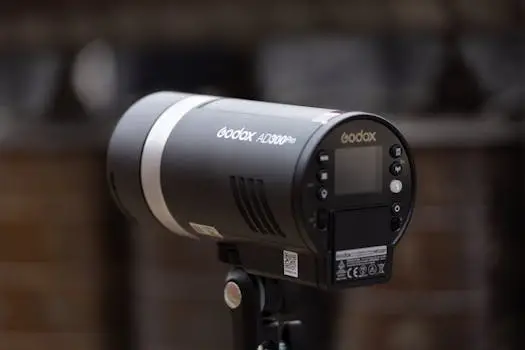 Uitrusting High-quality Godox AD300Pro studio light on a stand, ideal for professional photography.